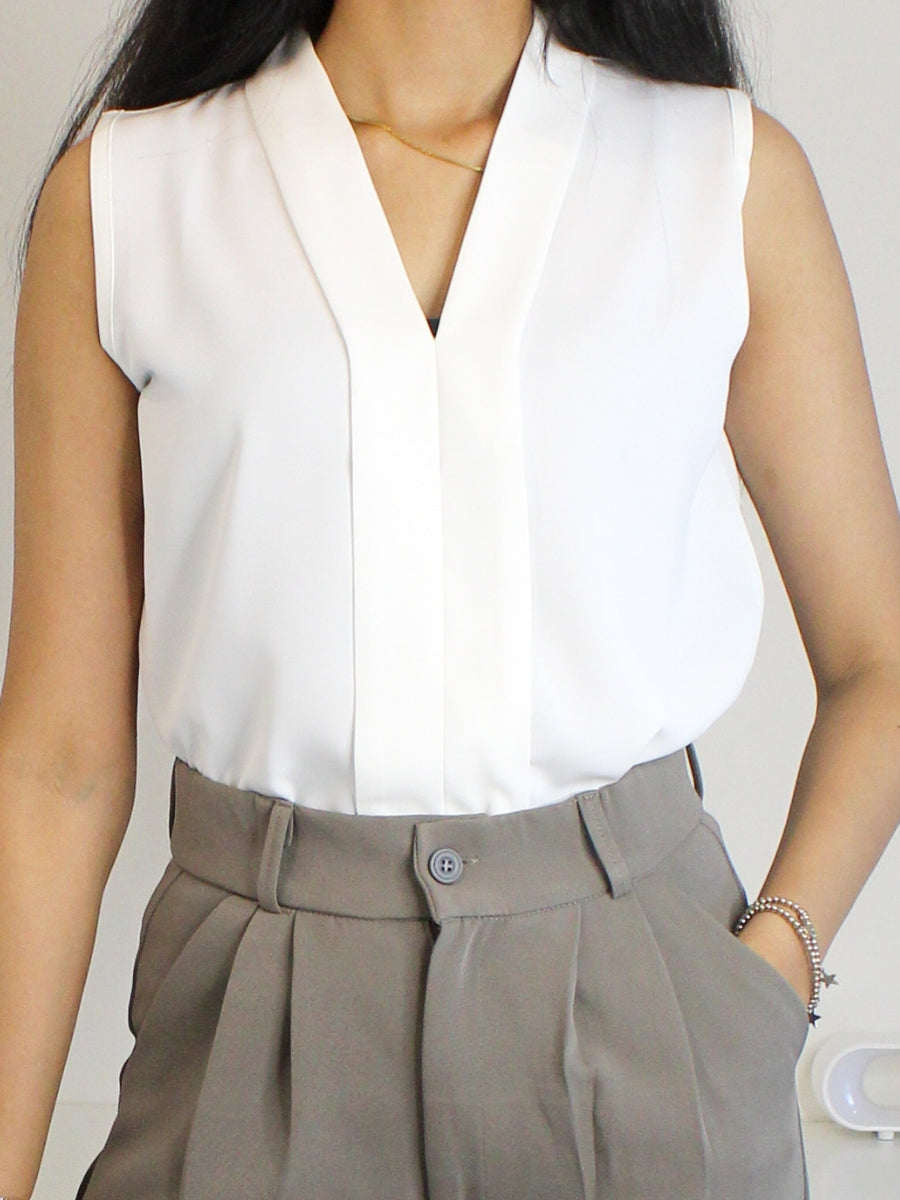 Soft Georgette Half-Sleeve Blouse – Ivory Elegance